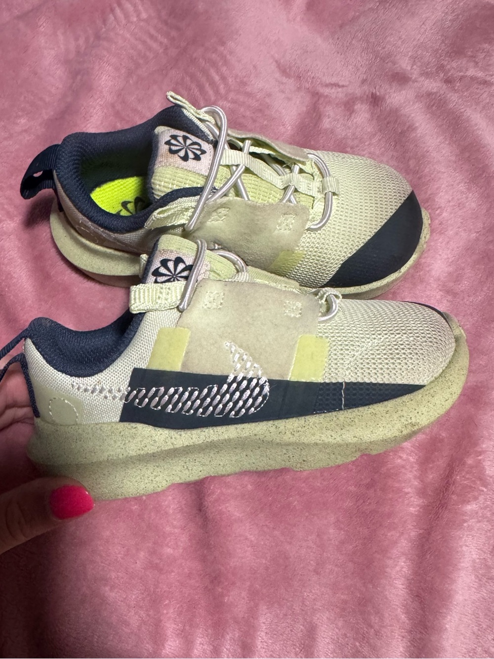 Nike tennis shoes
